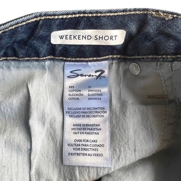 Seven7 Medium Wash Blue Denim Raw Hem Boyfriend Relaxed Jean Shorts Sz 12 - Picture 10 of 10